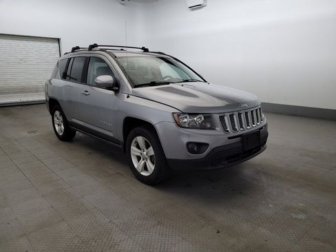 Used 2016 Jeep Compass Latitude AWD/4WD image 13