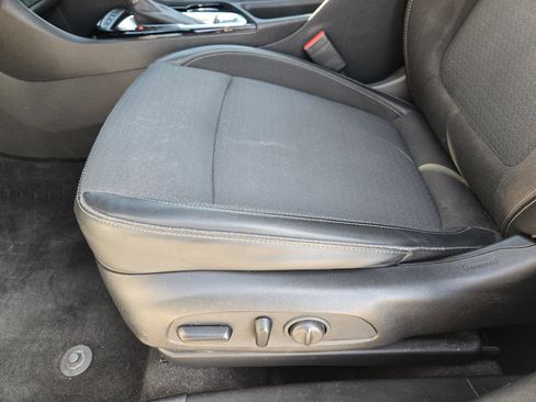 Used 2022 Buick Encore GX Select w/ Advanced Technology Package image 36