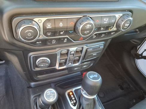 Used 2020 Jeep Wrangler Unlimited Sport image 31