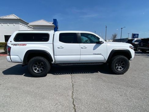 Used 2020 Toyota Tacoma TRD Off-Road w/ TRD Premium Off Road Package image 8