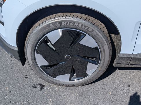 New 2026 Volvo EX30 Plus w/ Protection Package Premier image 30