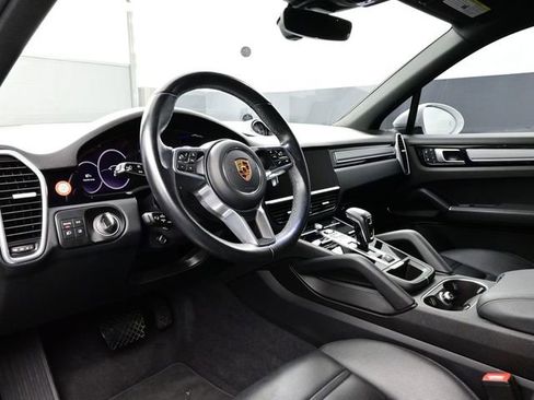 Certified 2022 Porsche Cayenne Platinum Edition AWD/4WD image 4