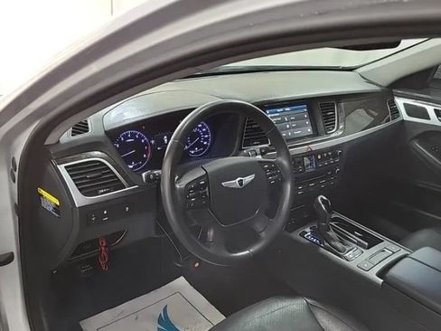 Used 2016 Hyundai Genesis 3.8 RWD image 9