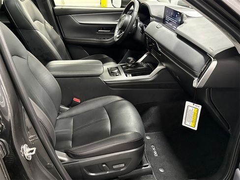 Certified 2025 MAZDA CX-90 3.3 Turbo w/ Preferred Package image 17
