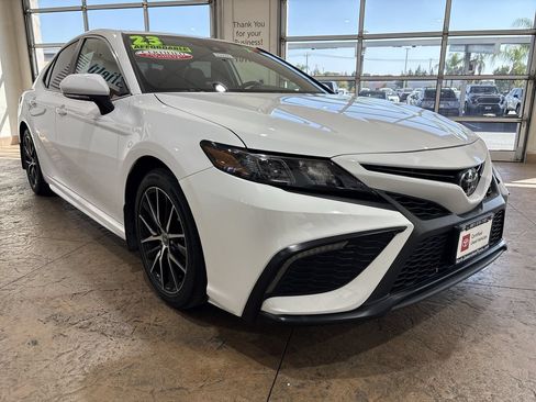 Used 2023 Toyota Camry SE w/ Protection Package (Q2) (TMS) FWD image 4
