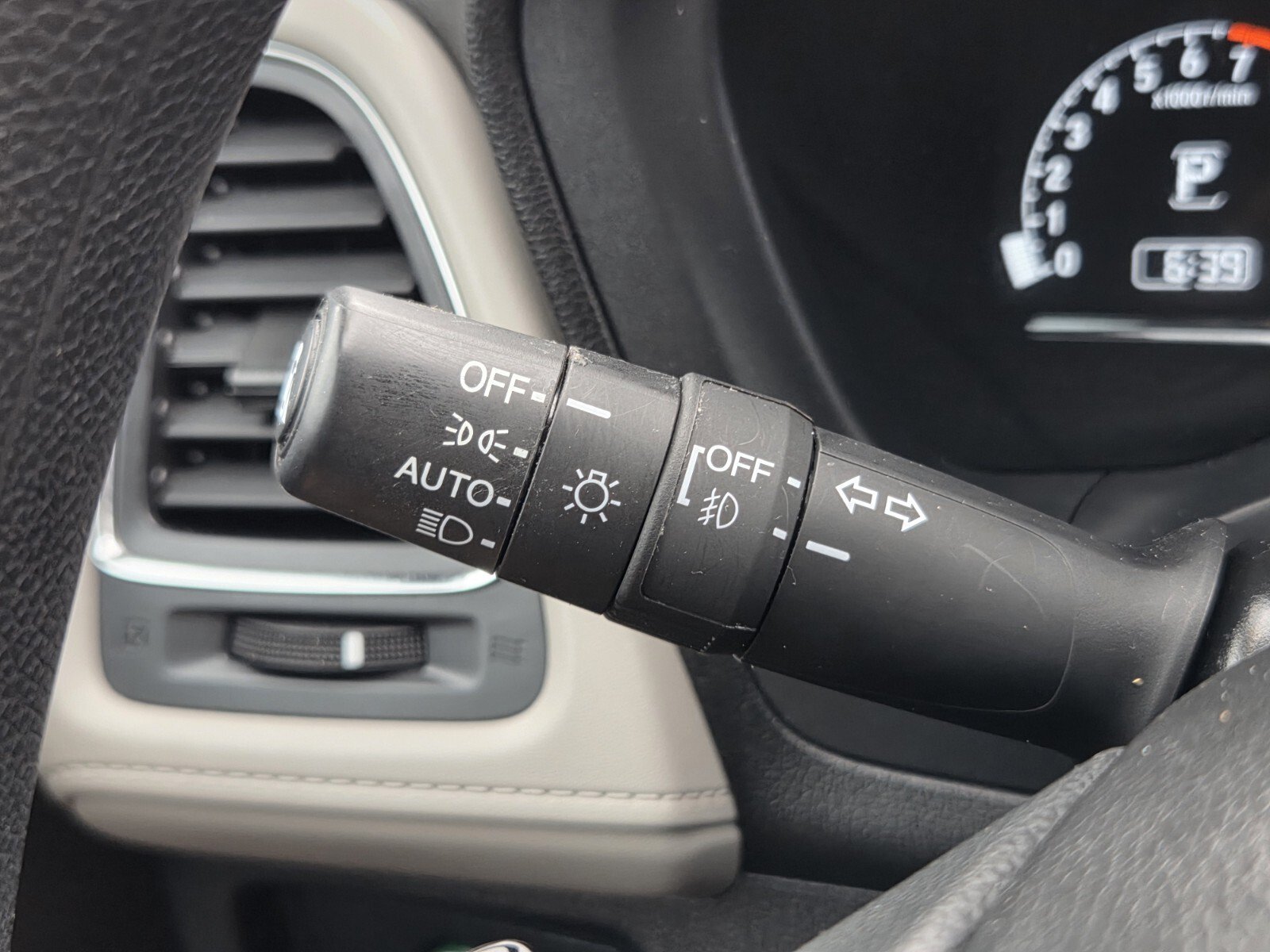 Used 2019 Honda HR-V EX image 29