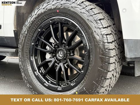Used 2025 GMC Yukon XL Denali AWD/4WD image 13