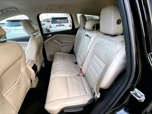 Used 2017 Ford Escape Titanium image 19