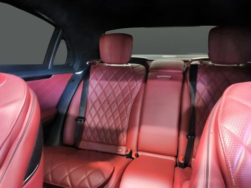 Used 2022 Mercedes-Benz S 580 4MATIC Sedan w/ AMG Line Package image 35