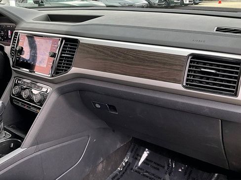 Used 2022 Volkswagen Atlas SE w/ Black Wheel Package image 25