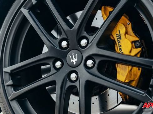 Used 2017 Maserati GranTurismo MC RWD image 3