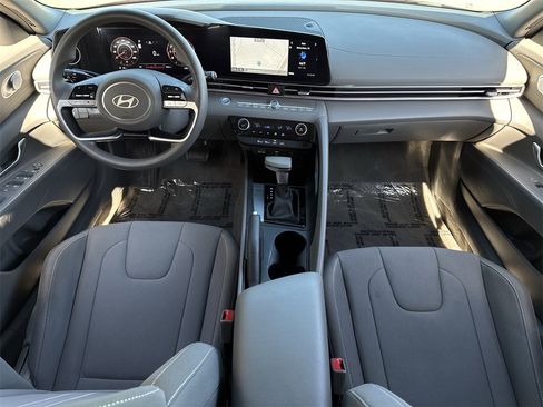 Used 2024 Hyundai Elantra SEL image 10