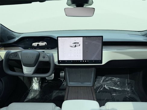 Used 2025 Tesla Model S image 57