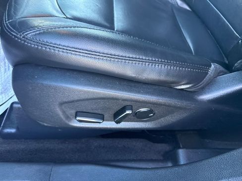 Used 2016 Ford Explorer XLT w/ Equipment Group 202A image 26