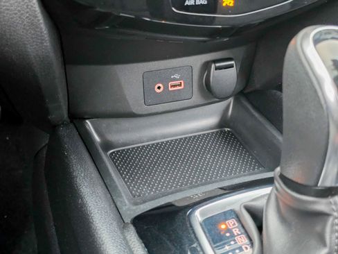 Used 2022 Nissan Rogue Sport SV image 42