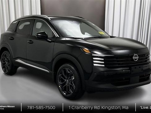 New 2025 Nissan Kicks SR w/ SR Premium Package image 3