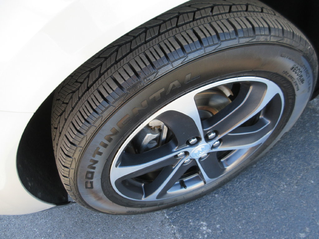Certified 2020 Buick Enclave Essence w/ Sport Touring Edition FWD image 13