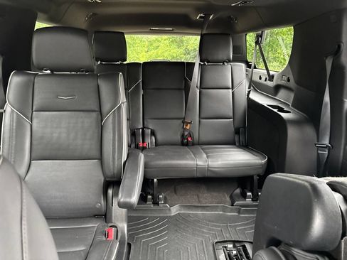 Used 2022 Cadillac Escalade ESV Premium Luxury AWD/4WD image 10