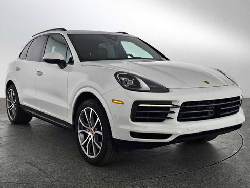 Used 2022 Porsche Cayenne Platinum Edition image 7