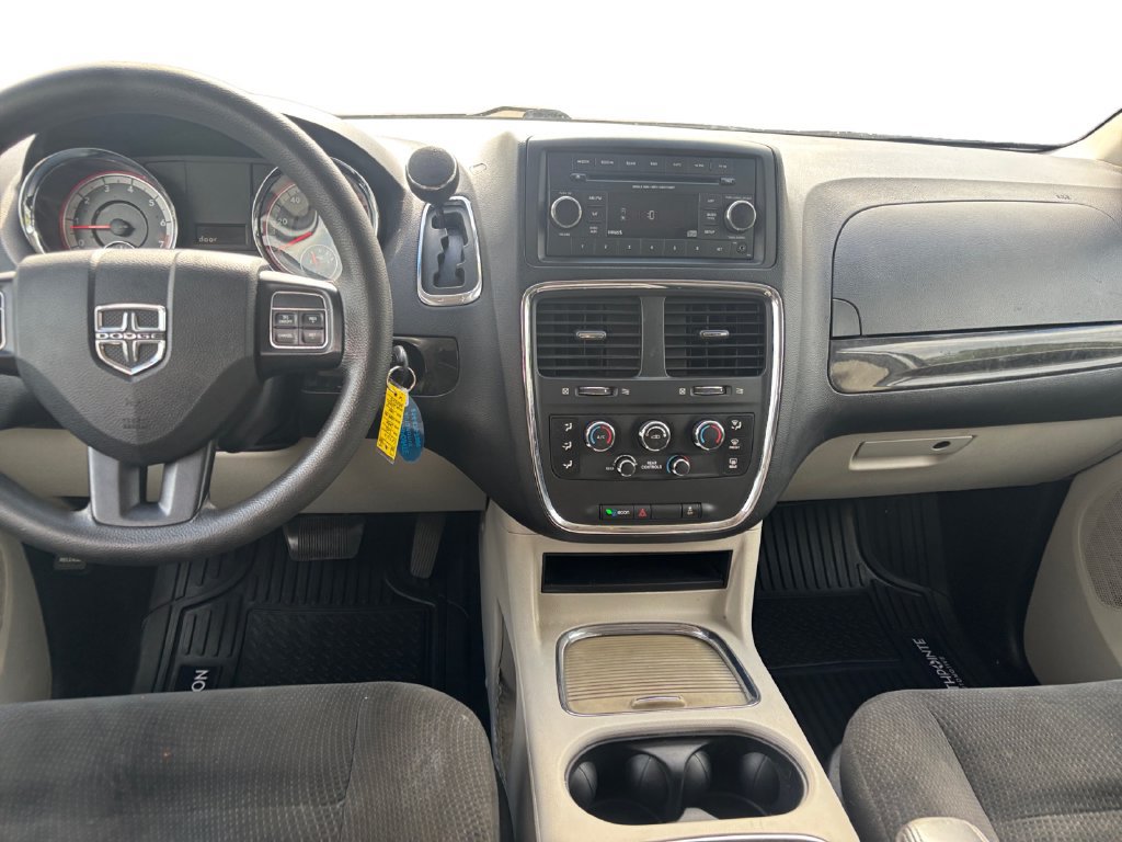 Used 2016 Dodge Grand Caravan SXT FWD image 10