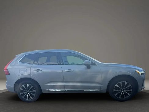 Used 2023 Volvo XC60 B5 Plus FWD image 4