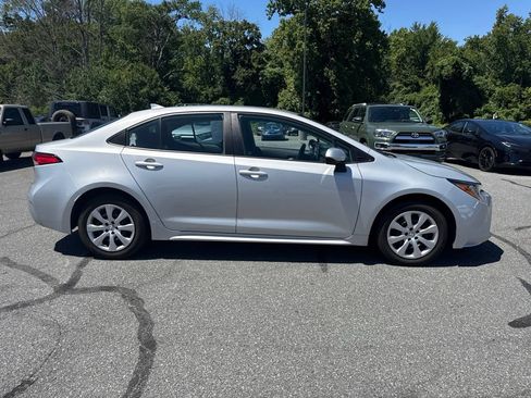 Used 2020 Toyota Corolla LE FWD image 6