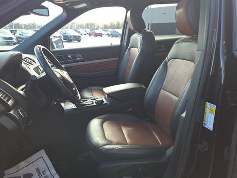 Certified 2019 Ford Explorer XLT w/ Equipment Group 202A image 25