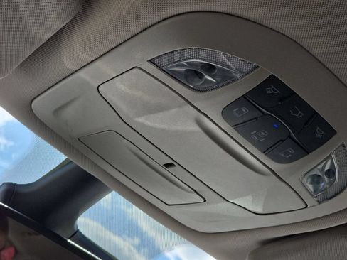 Certified 2023 Chrysler Pacifica Touring-L FWD image 30