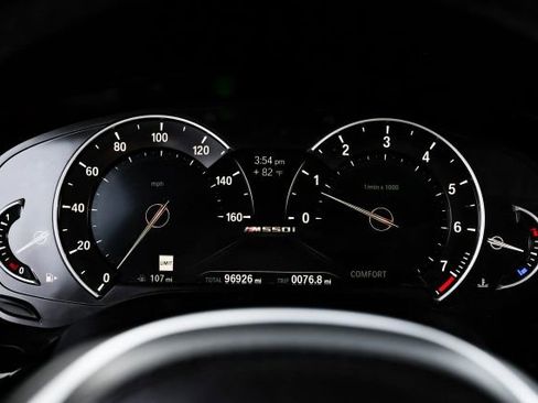 Used 2018 BMW M550i xDrive image 25