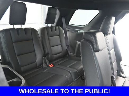 Used 2015 Ford Explorer XLT w/ Equipment Group 202A AWD/4WD image 38