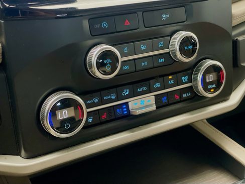 Used 2023 Ford Expedition Max Limited image 12