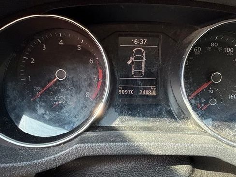 Used 2016 Volkswagen Passat 1.8T SE FWD image 9