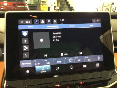 Used 2024 Jeep Compass Limited image 25