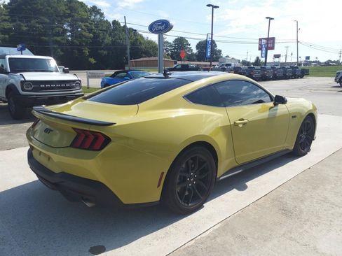 Used 2025 Ford Mustang GT w/ Mustang Nite Pony Package RWD image 5
