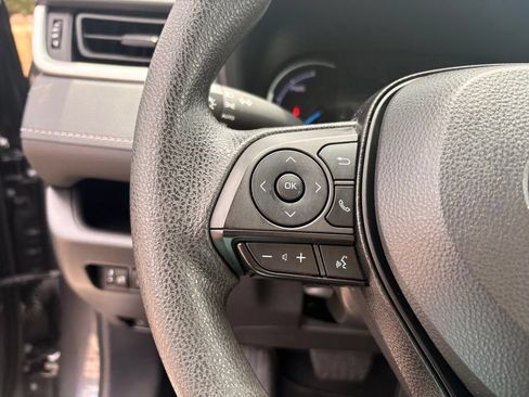 Used 2025 Toyota RAV4 XLE AWD/4WD image 23