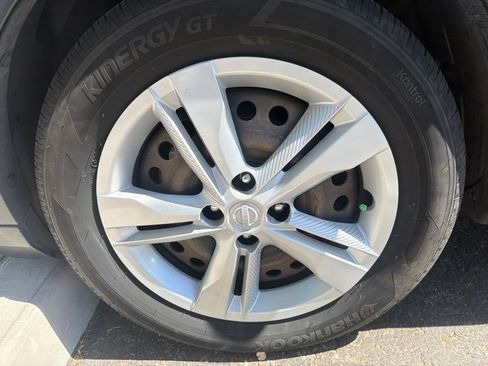 Certified 2018 Nissan Kicks S FWD image 7