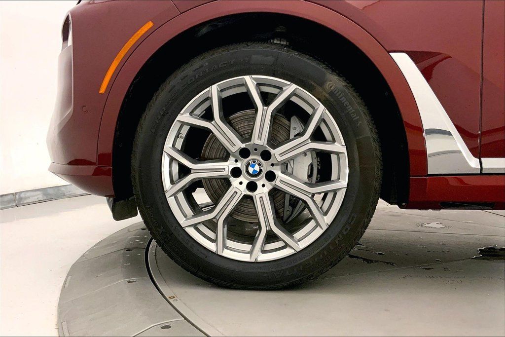 Used 2026 BMW X7 xDrive40i w/ Premium Package AWD/4WD image 8