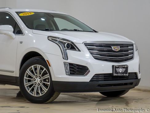 Used 2019 Cadillac XT5 Luxury FWD image 2