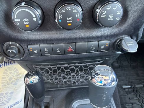 Used 2016 Jeep Wrangler Unlimited Rubicon AWD/4WD image 33
