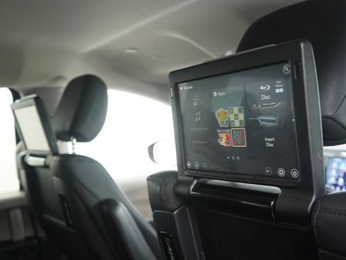 Used 2020 Chrysler Pacifica Touring-L Plus image 13