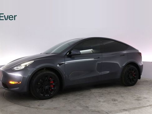 Used 2022 Tesla Model Y Long Range AWD/4WD image 18