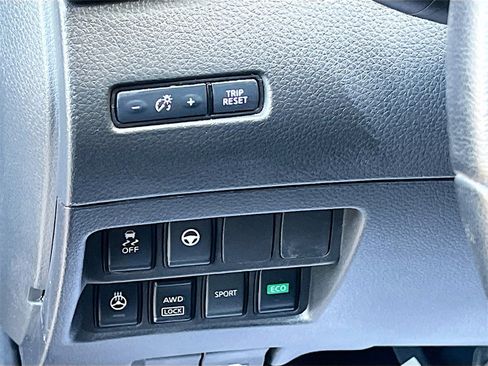 Used 2022 Nissan Rogue Sport SL image 10