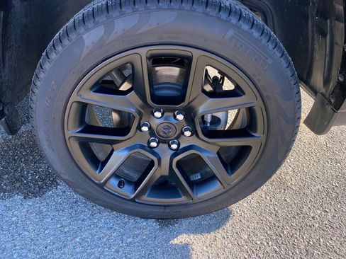 Used 2025 RAM 1500 Laramie w/ Night Edition image 30