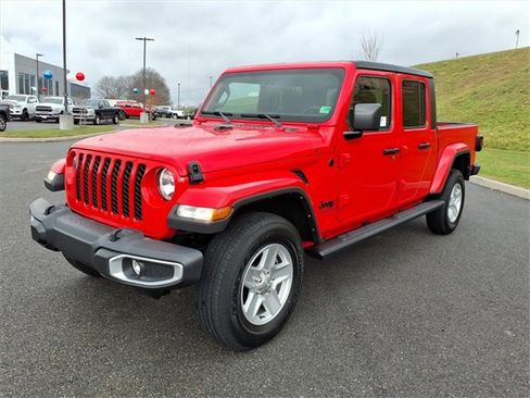 Used 2022 Jeep Gladiator Sport image 8