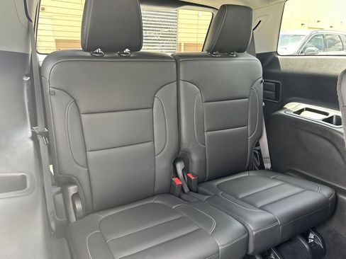 Used 2023 GMC Acadia SLT w/ Elevation Edition FWD image 30