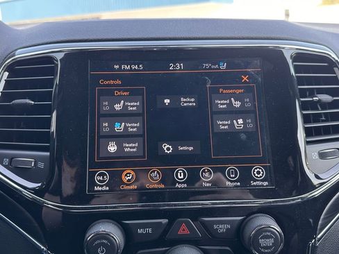 Used 2021 Jeep Grand Cherokee Limited w/ Luxury Group II image 35