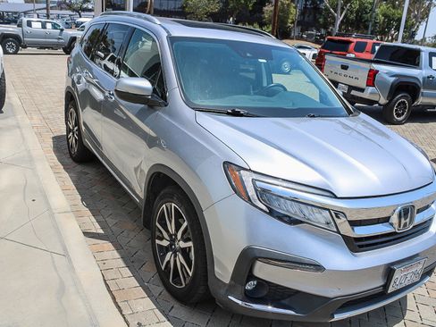 Used 2019 Honda Pilot Elite image 3