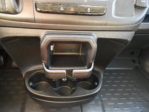 Used 2025 RAM ProMaster 2500 w/ Convenience Group FWD image 32