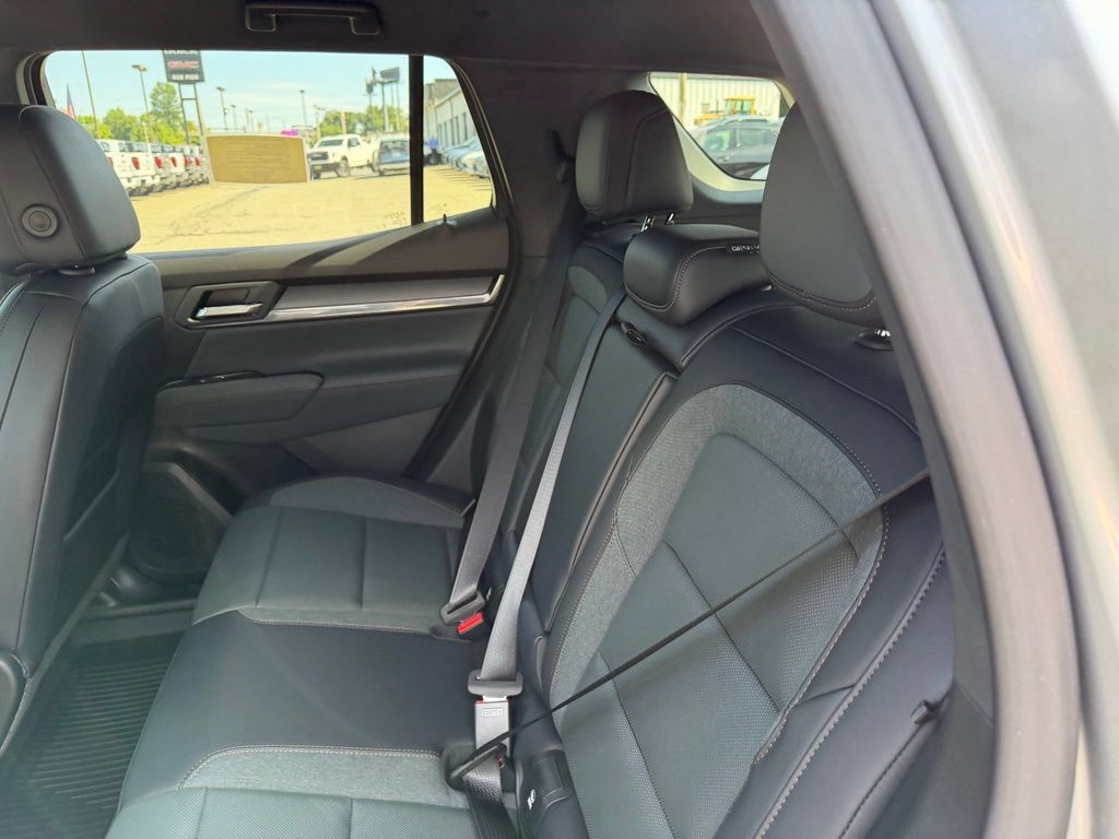 New 2027 GMC Terrain AT4 w/ Technology Package II AWD/4WD image 10