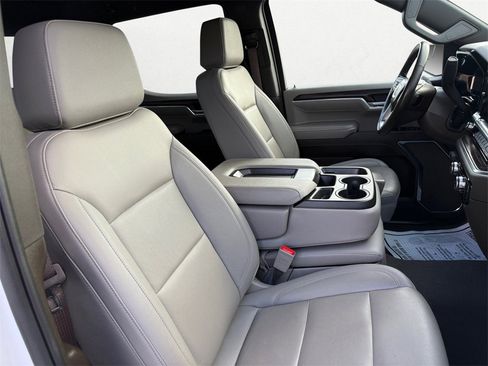 Used 2025 GMC Sierra 1500 SLT image 15